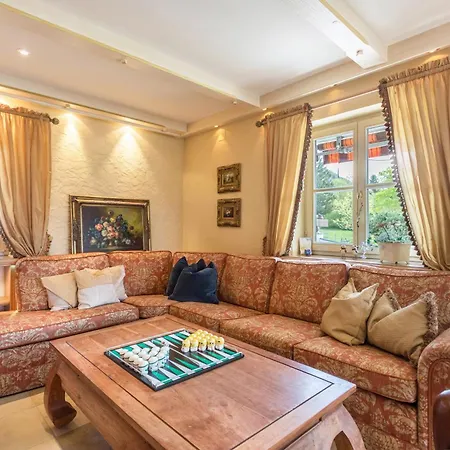 Grosses Mit Bergblick Holiday home Unterwoessen